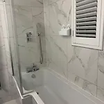 Open Plan Centre Nyaraló