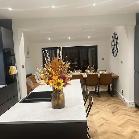 Open Plan Centre Дом отдыха *