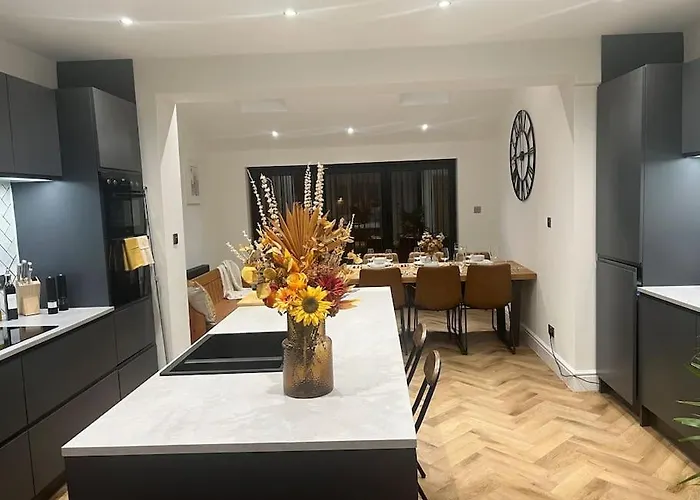 Open Plan Centre Дом отдыха *